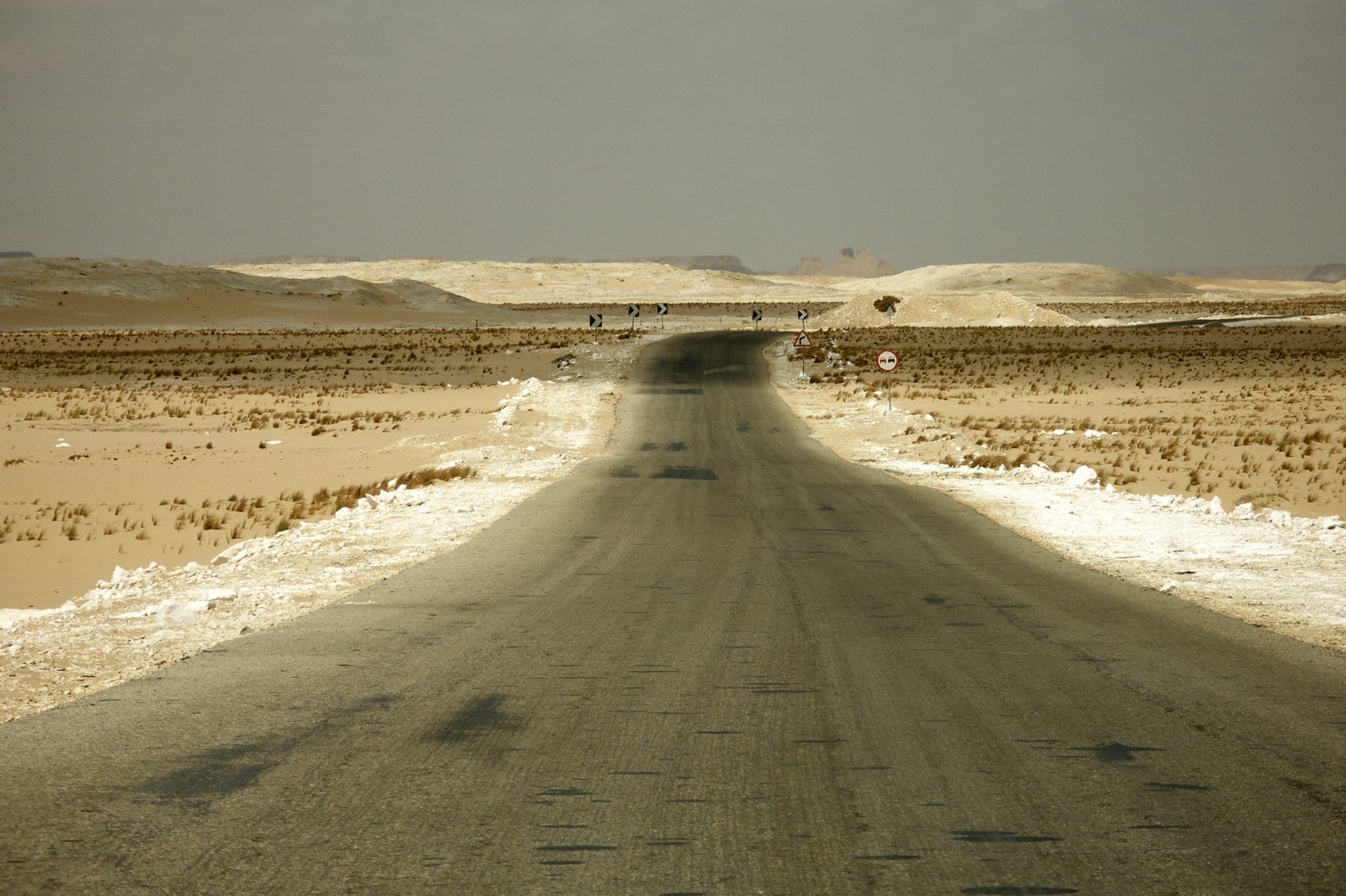 Farafra Oasis: Your Ultimate Guide to Egypt's White Desert Gateway